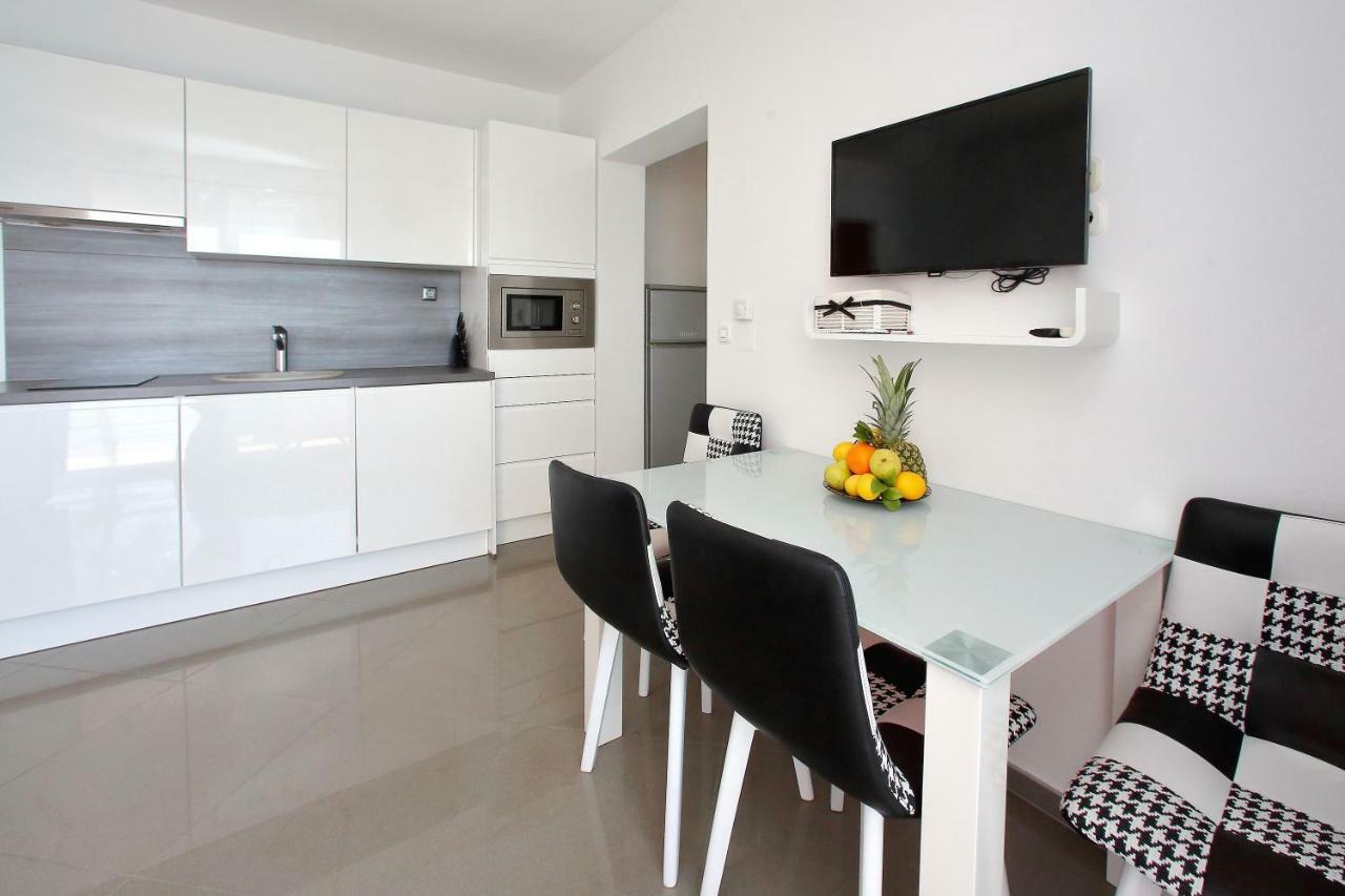 ביבינייה Apartments Sime מראה חיצוני תמונה